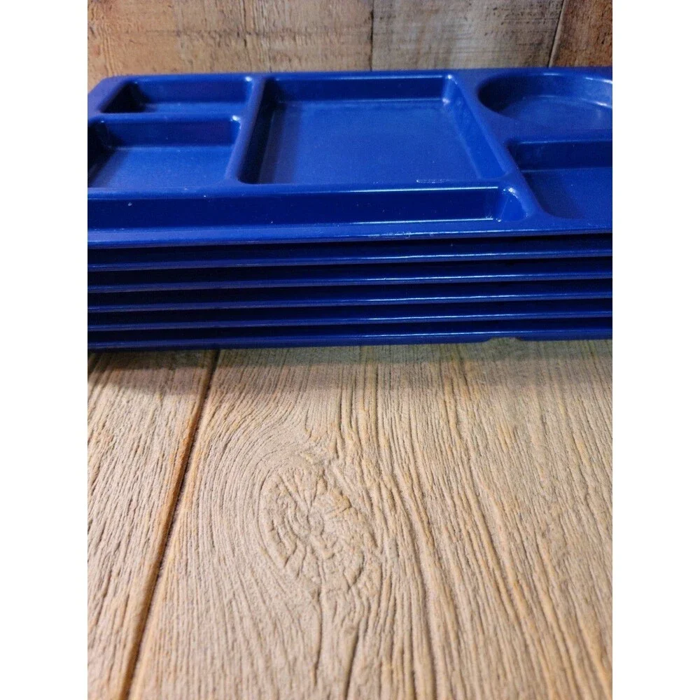 CAMBRO Compartment trays